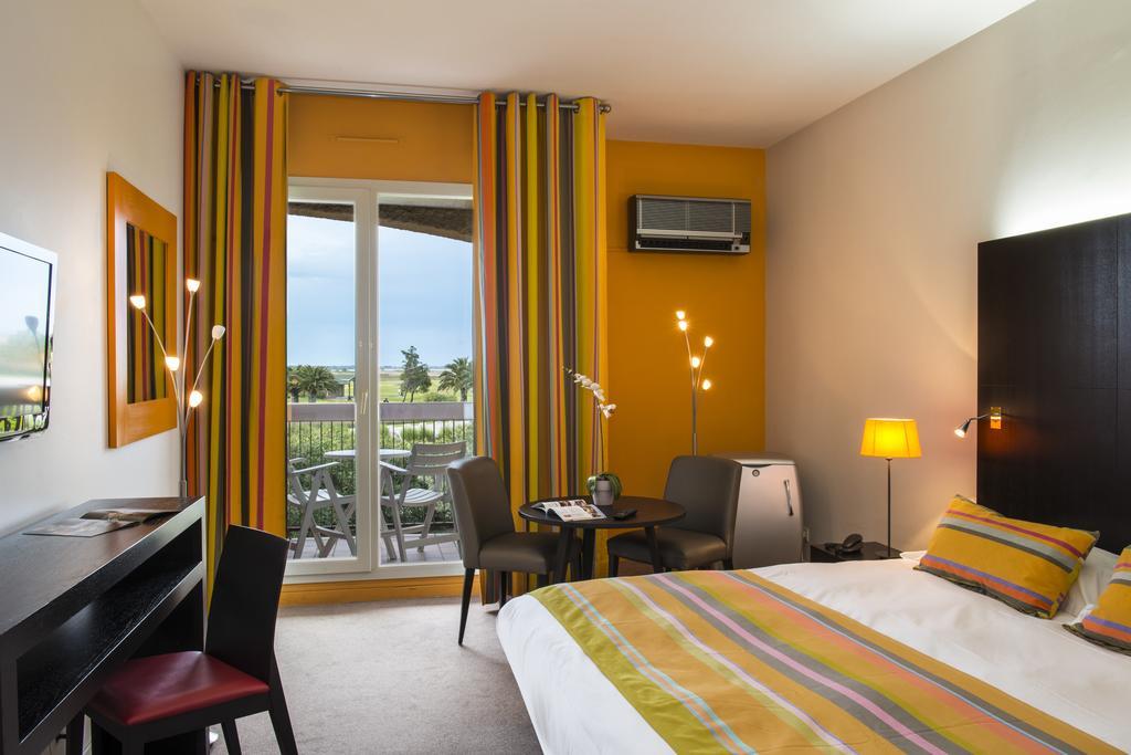 Hotel Le Mas D'Huston Spa And Golf Saint-Cyprien  Exterior photo