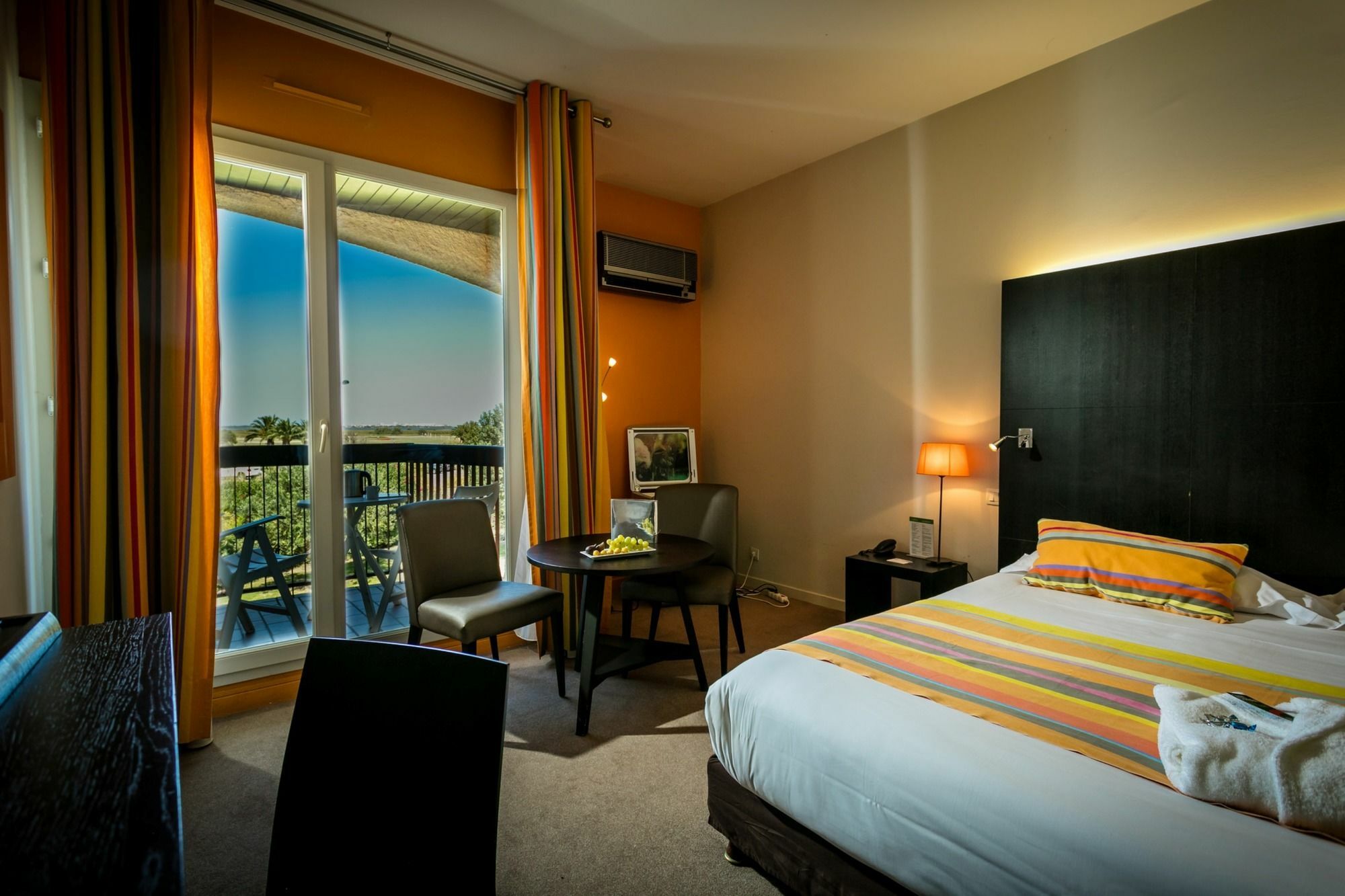 Hotel Le Mas D'Huston Spa And Golf Saint-Cyprien  Exterior photo