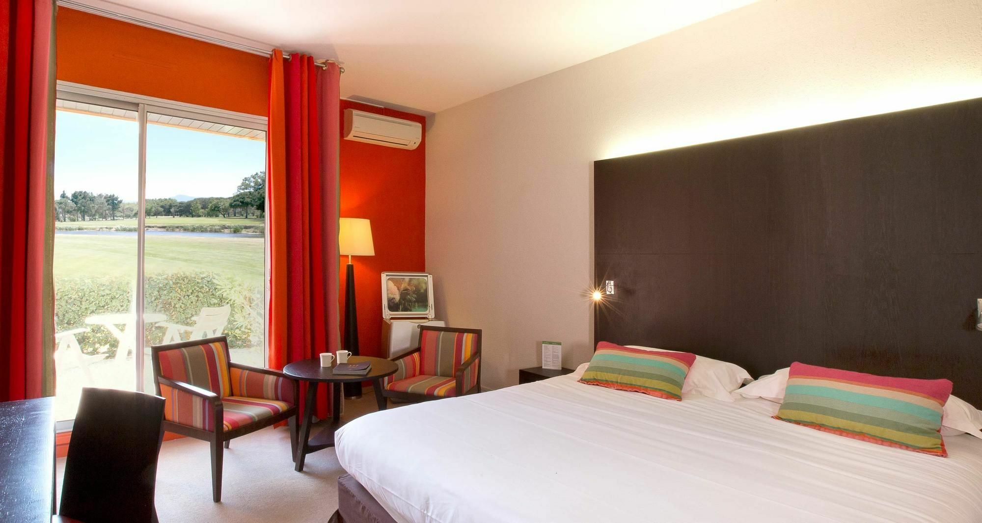 Hotel Le Mas D'Huston Spa And Golf Saint-Cyprien  Exterior photo